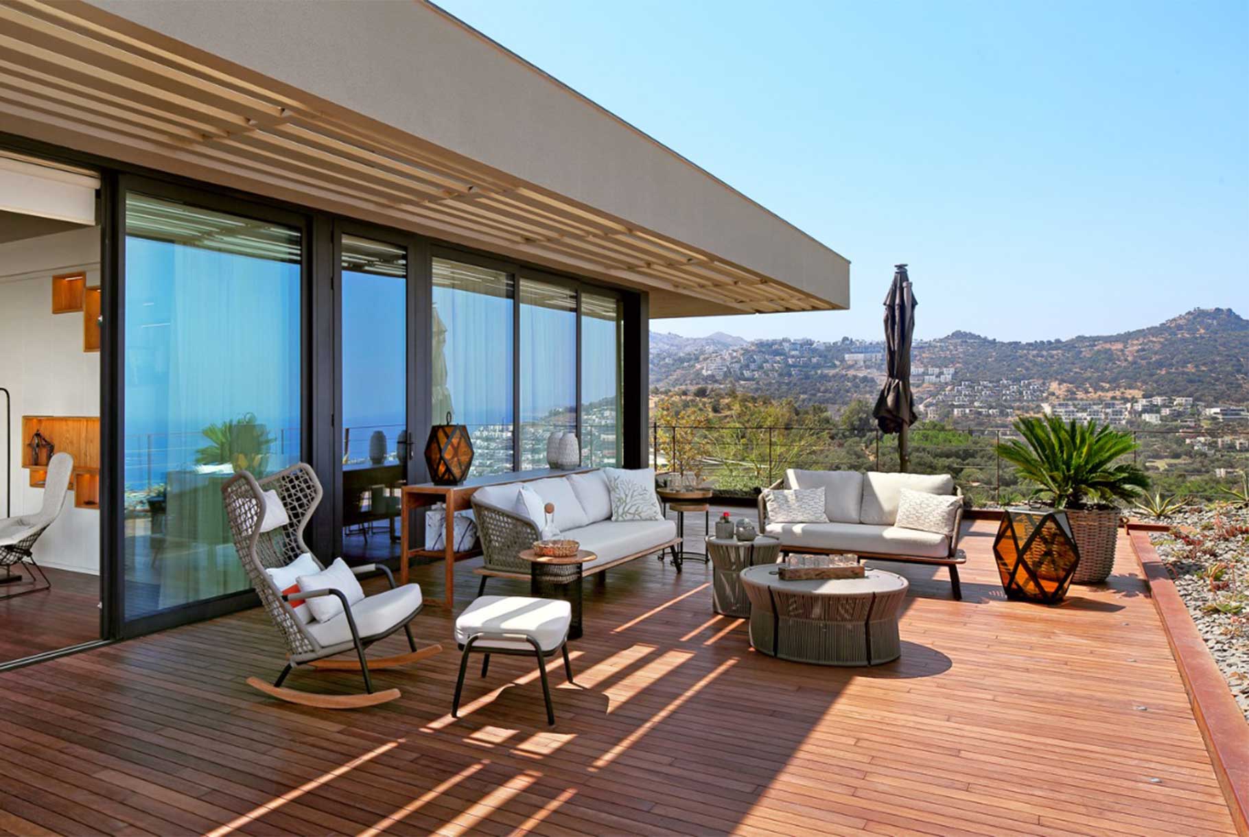 g beyond balcony