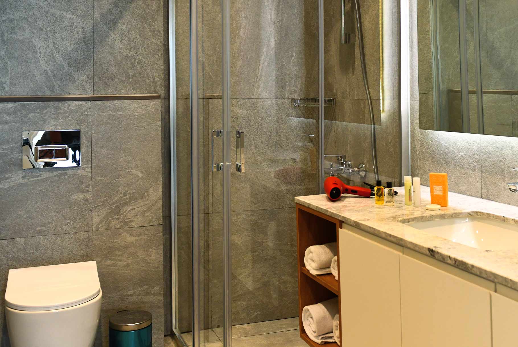 g plus bathroom