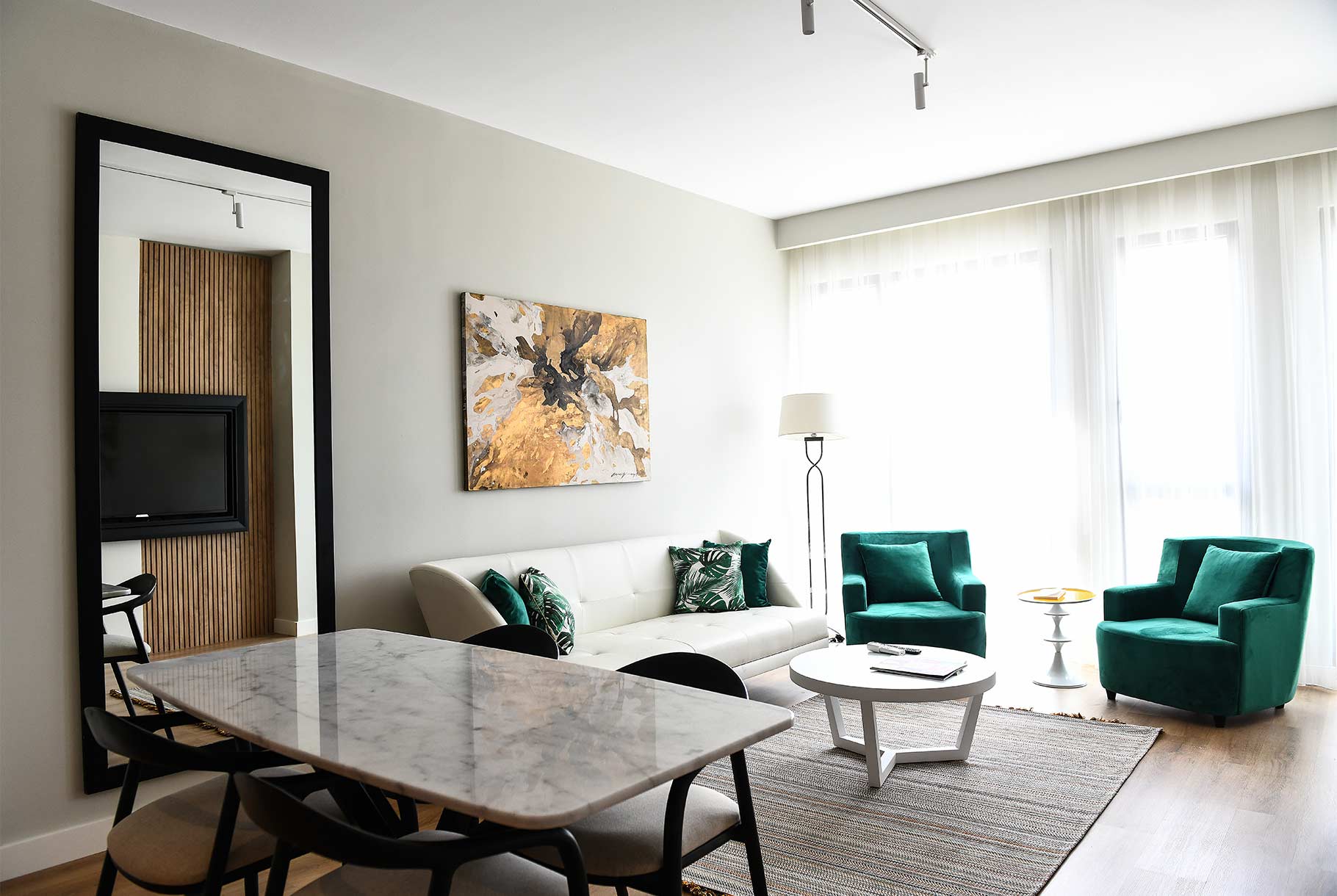 g plus living room