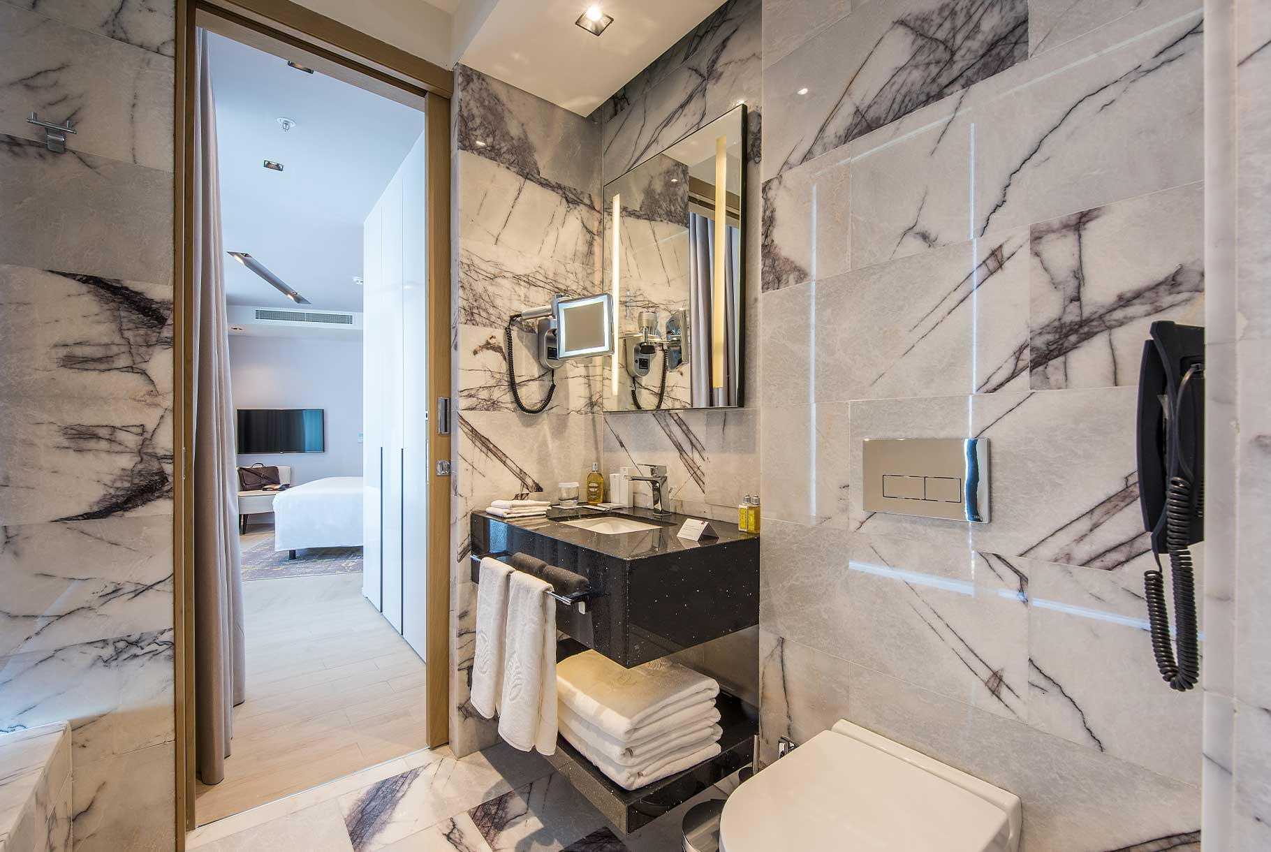 g rotana bathroom