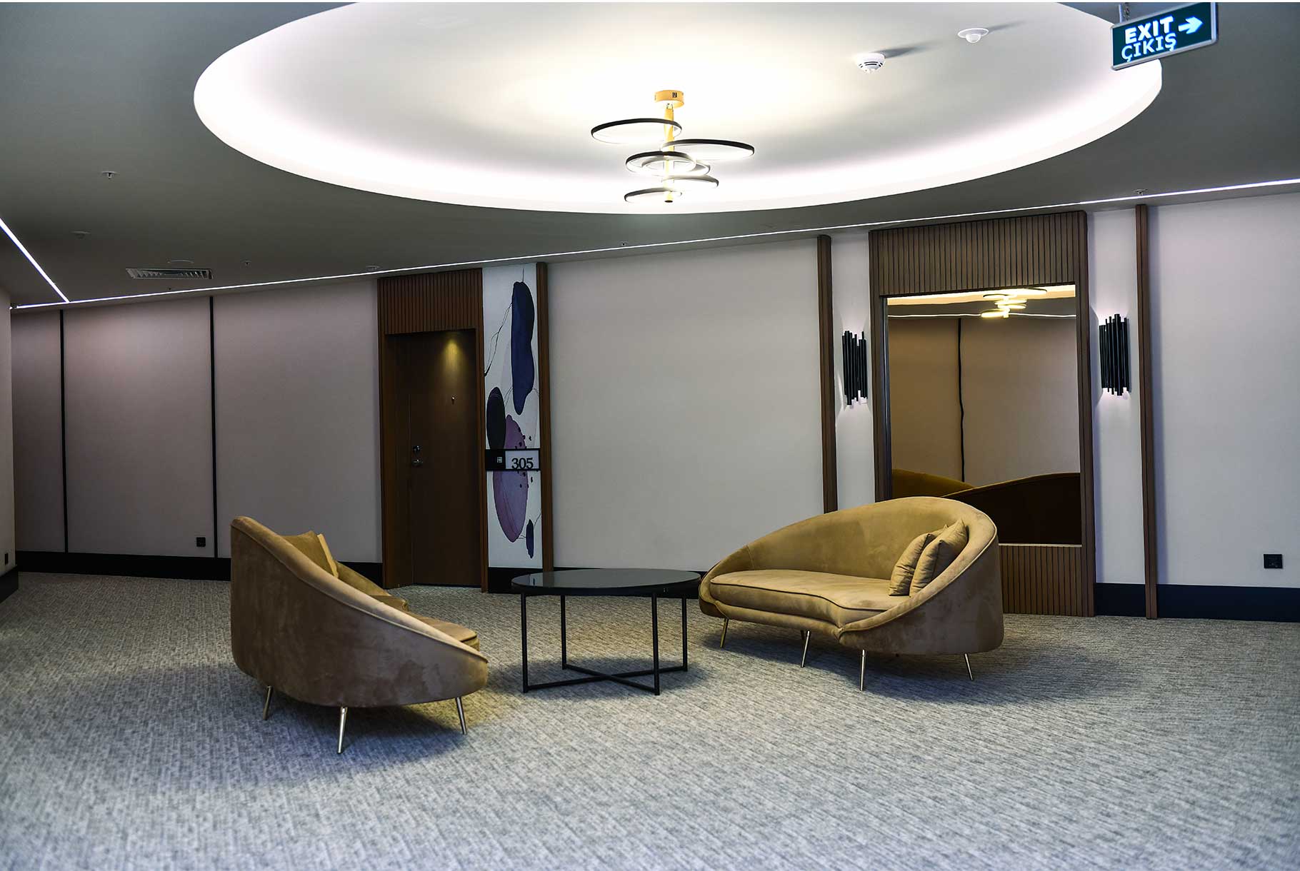 g rotana vip lobby