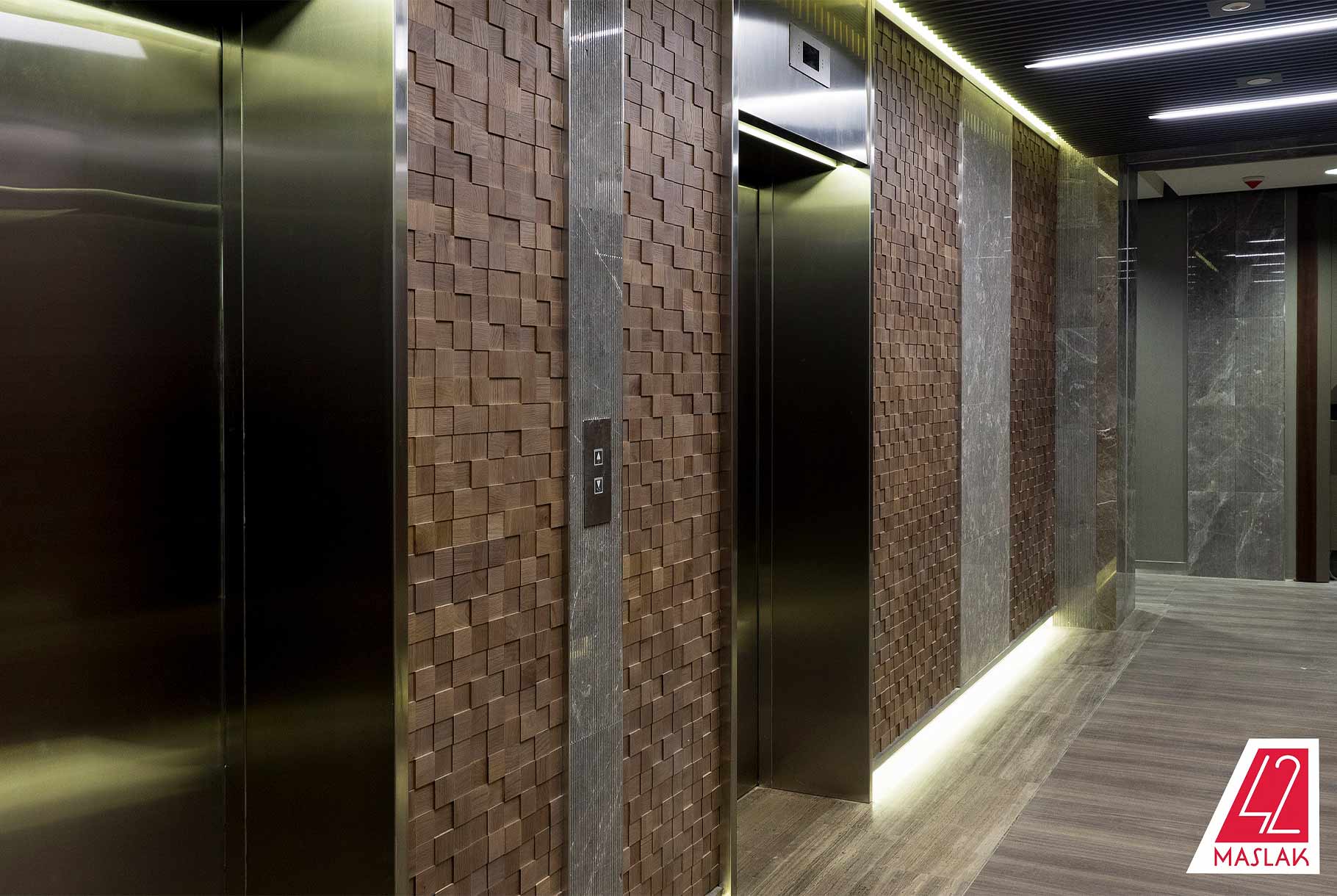 42 maslak elevator